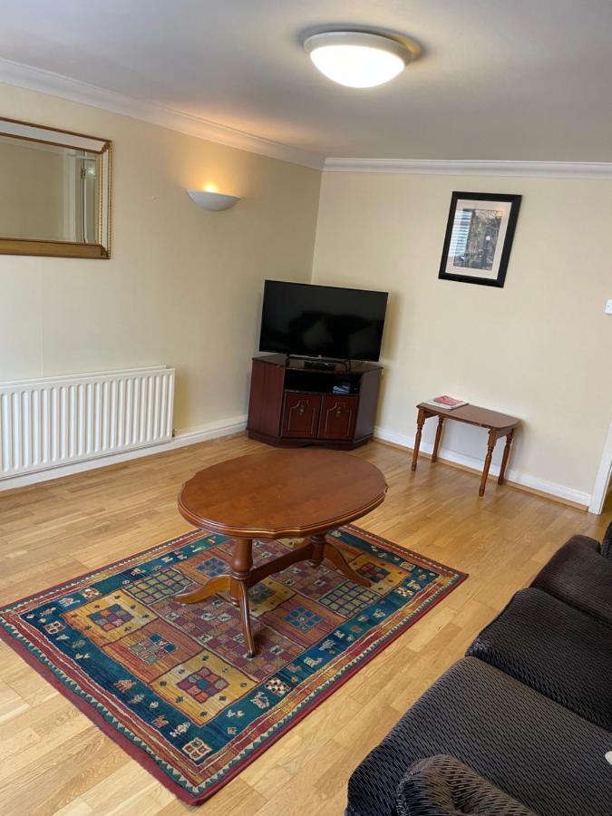 Large Townhouse With Gardens Lejlighed Kingscourt Eksteriør billede