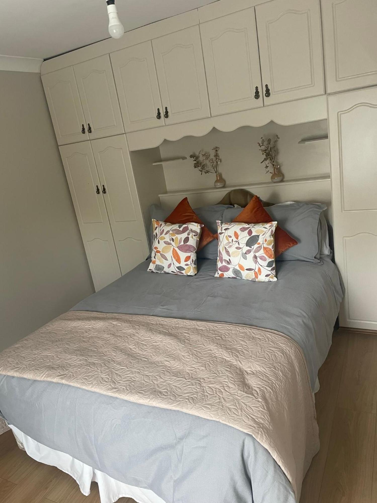 Large Townhouse With Gardens Lejlighed Kingscourt Eksteriør billede